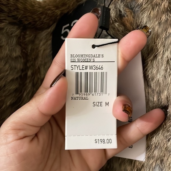 525 America Bloomingdale’s Fur Vest Size XS - Picture 6 of 6